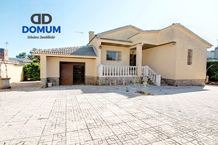 Casas en venta y pisos alquiler - 1