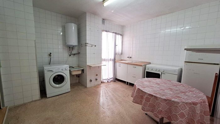 Casas en venta y pisos alquiler - 3