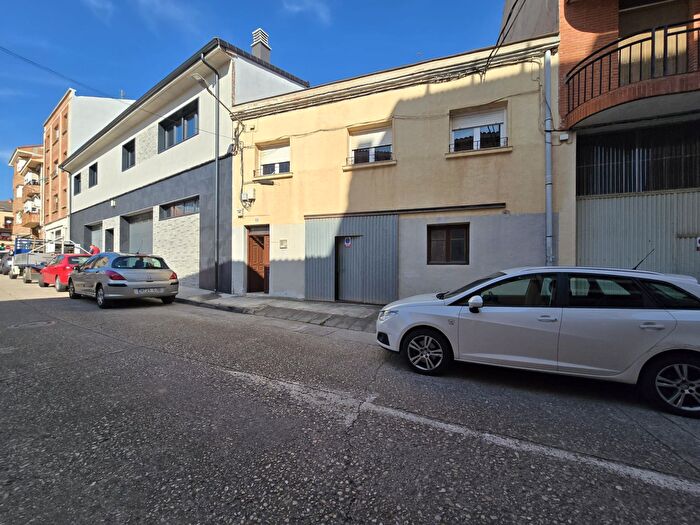 Casas en venta y pisos alquiler - 1
