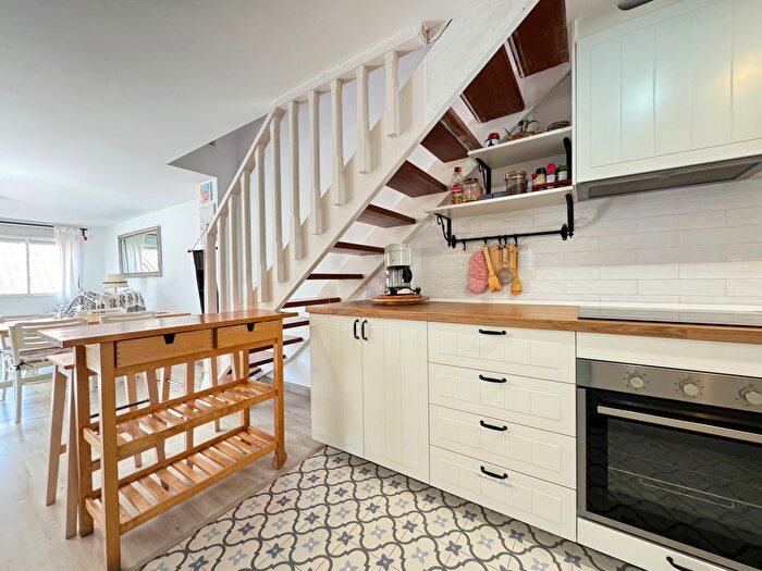 Casas en venta y pisos alquiler - 3