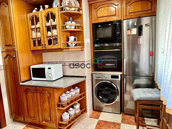 Casas en venta y pisos alquiler - 3