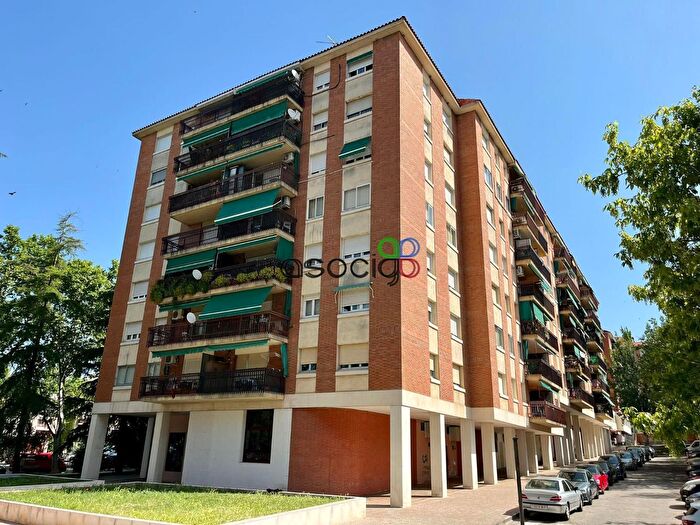 Casas en venta y pisos alquiler - 1