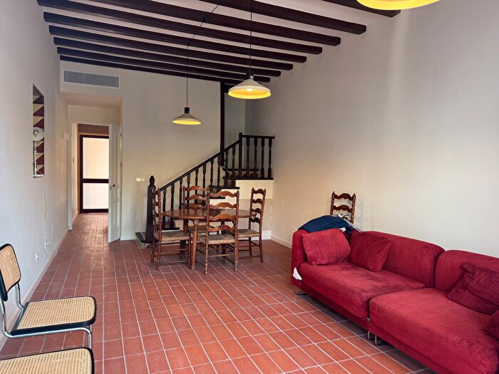 Casas en venta y pisos alquiler - 1