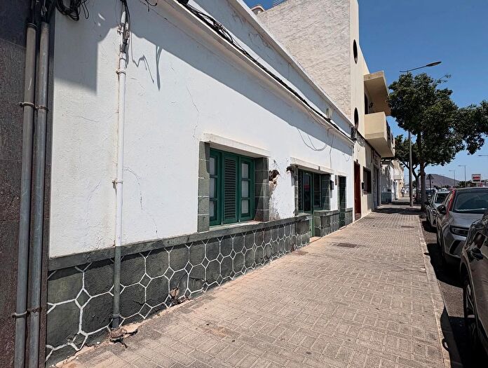 Casas en venta y pisos alquiler - 2