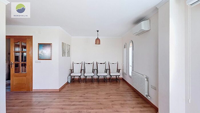Casas en venta y pisos alquiler - 3