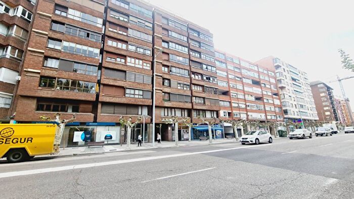 Piso en venta en Castilla y León, Palencia de 3 habitaciones