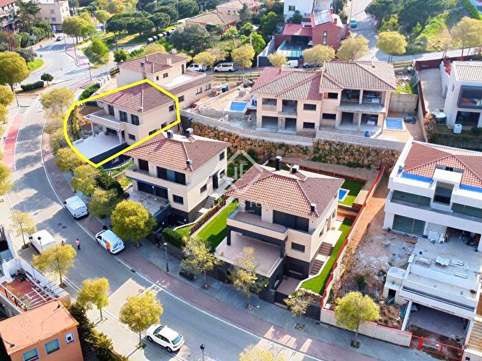 Casa en venta en Cataluña, Girona de 4 habitaciones