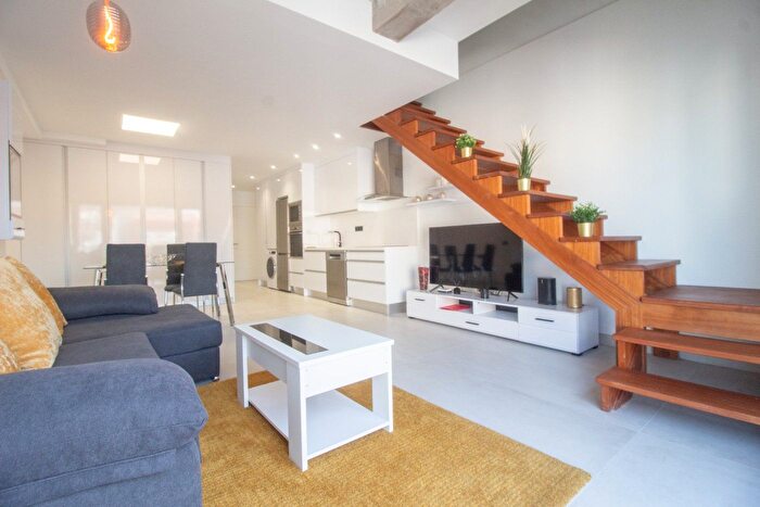 Casas en venta y pisos alquiler - 3