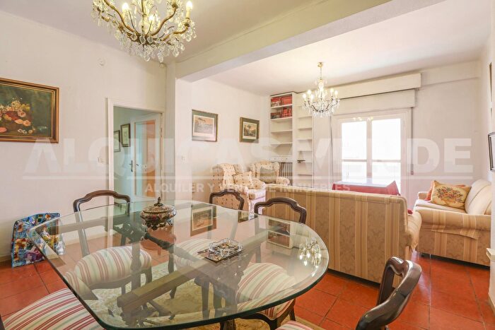 Casas en venta y pisos alquiler - 2