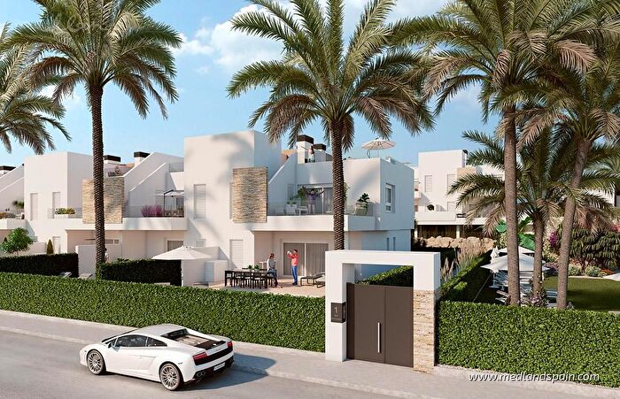 Piso en venta en Algorfa, Alicante de 2 habitaciones