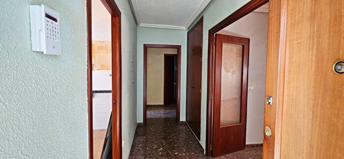Casas en venta y pisos alquiler - 1