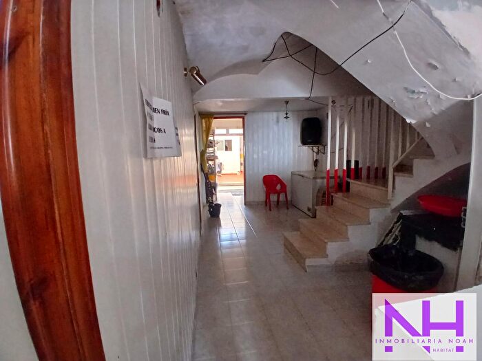 Casas en venta y pisos alquiler - 3