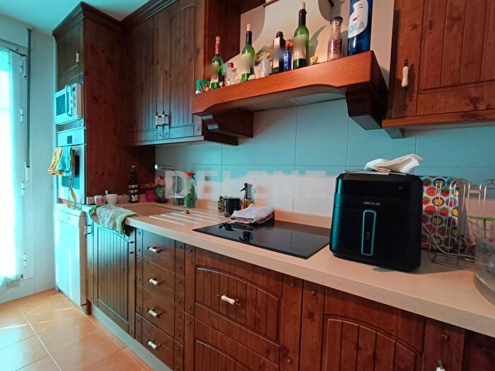 Casas en venta y pisos alquiler - 2