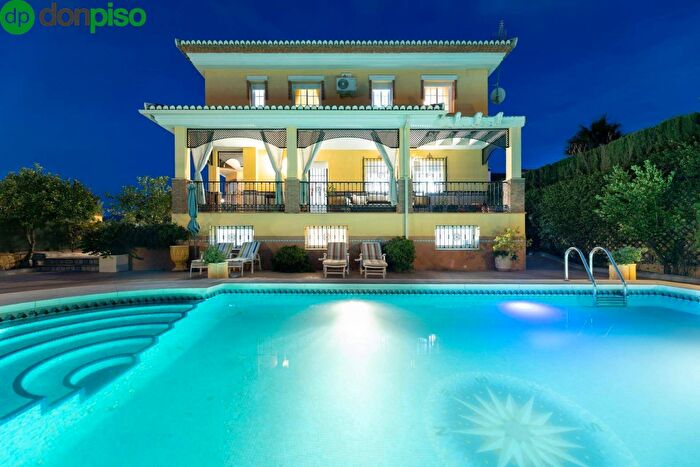 Casa en venta en Andalucía, Granada de 5 habitaciones