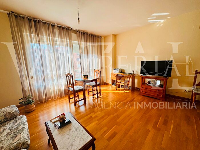 Casas en venta y pisos alquiler - 2