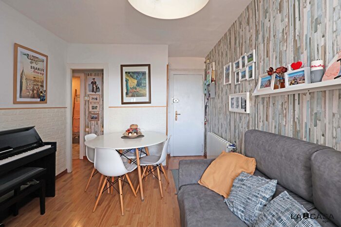 Casas en venta y pisos alquiler - 1