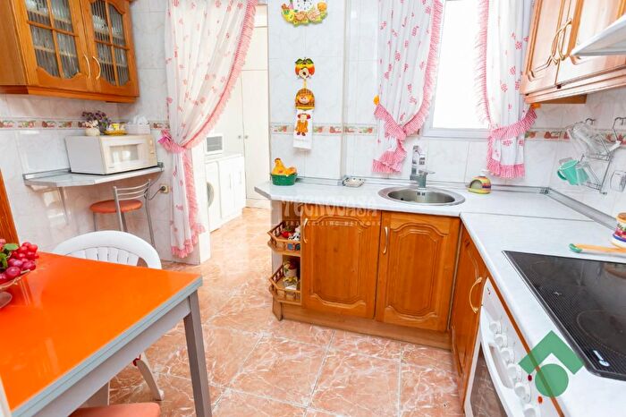 Casas en venta y pisos alquiler - 2