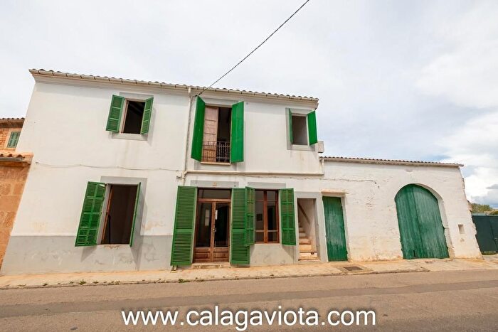 Casa en venta en Es Llombards, Santanyí de 4 habitaciones