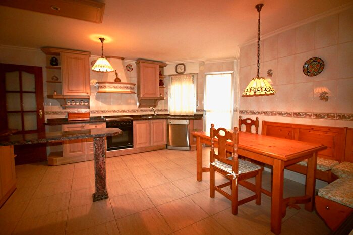 Casas en venta y pisos alquiler - 1