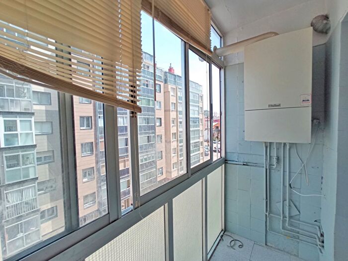 Casas en venta y pisos alquiler - 2