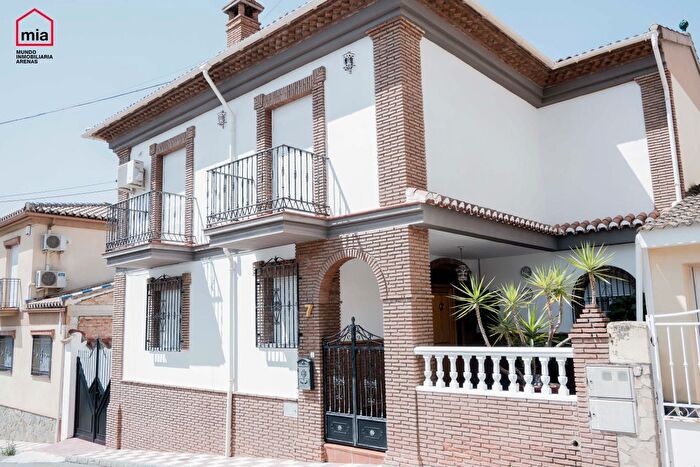 Casas en venta y pisos alquiler - 1