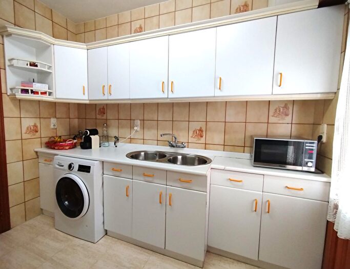 Casas en venta y pisos alquiler - 3