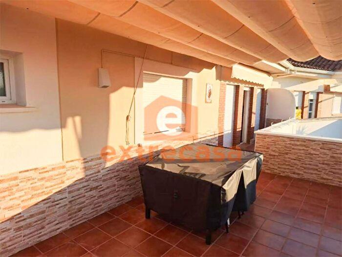 Casas en venta y pisos alquiler - 3