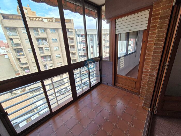Casas en venta y pisos alquiler - 1
