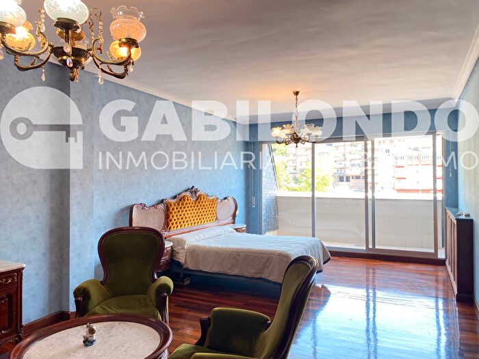Casas en venta y pisos alquiler - 3