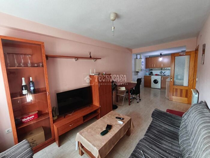 Casas en venta y pisos alquiler - 3