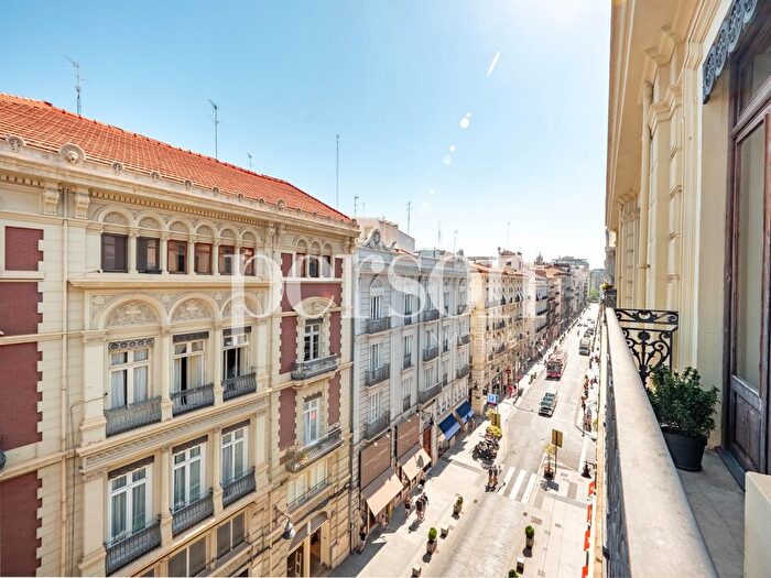 Casas en venta y pisos alquiler - 3