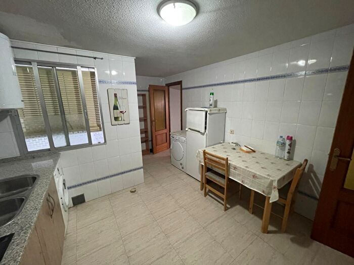 Casas en venta y pisos alquiler - 2