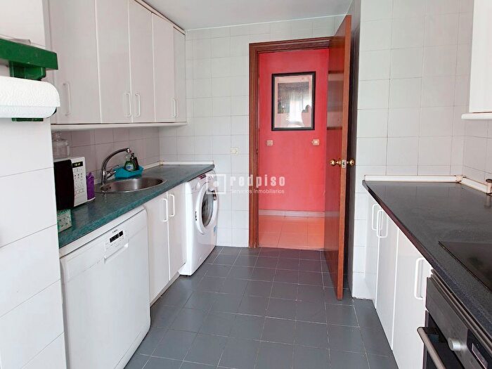 Casas en venta y pisos alquiler - 3