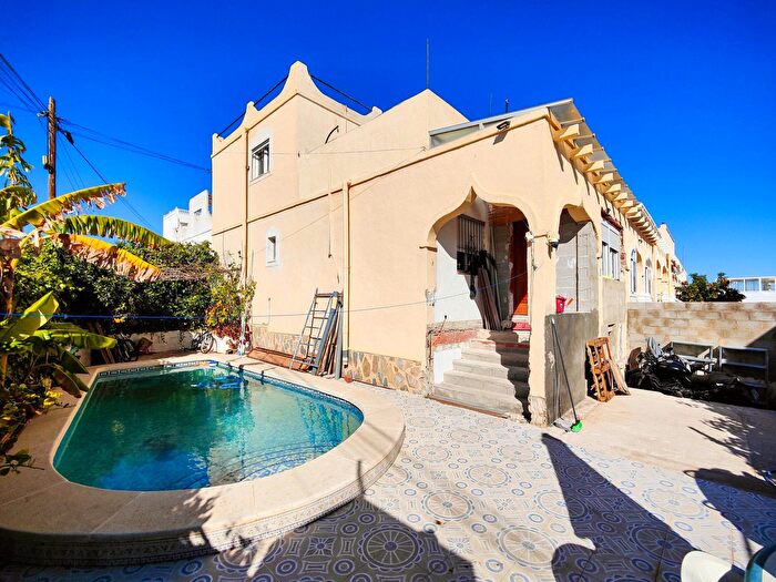Casas en venta y pisos alquiler - 1