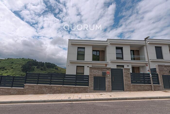 Casa en venta en Zierbena, Bizkaia de 4 habitaciones