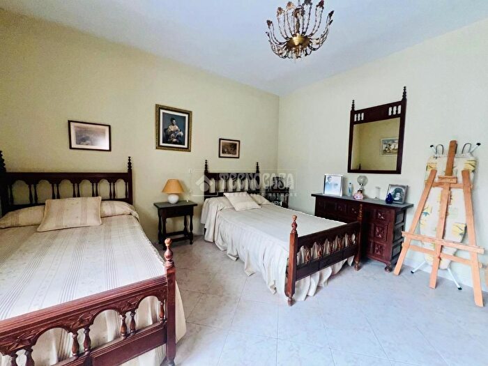Casas en venta y pisos alquiler - 3