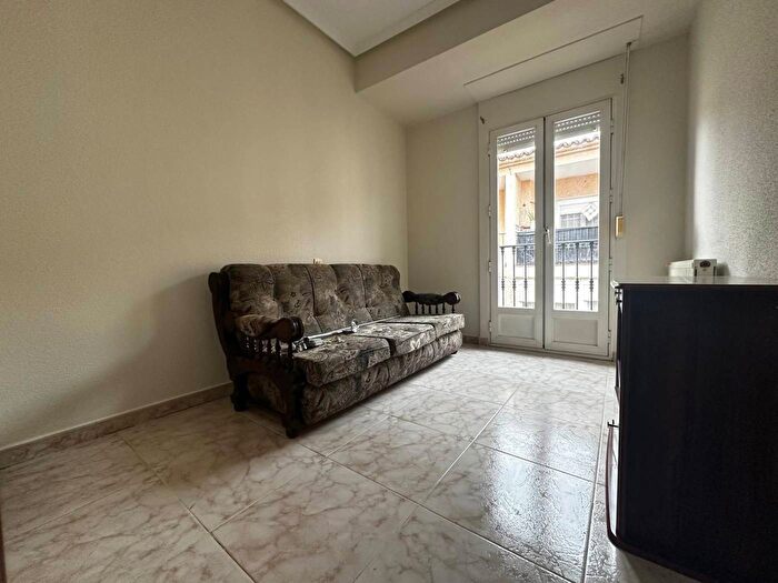 Casas en venta y pisos alquiler - 2