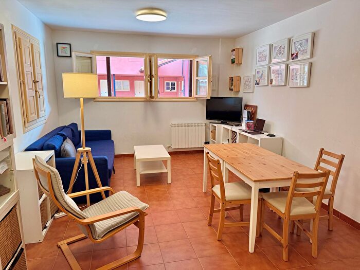 Casas en venta y pisos alquiler - 1