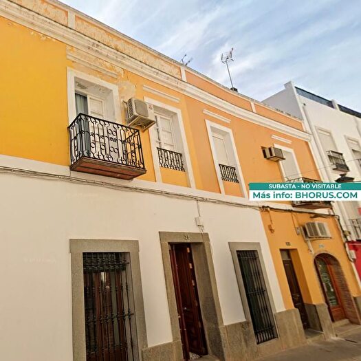 Casas en venta y pisos alquiler - 1
