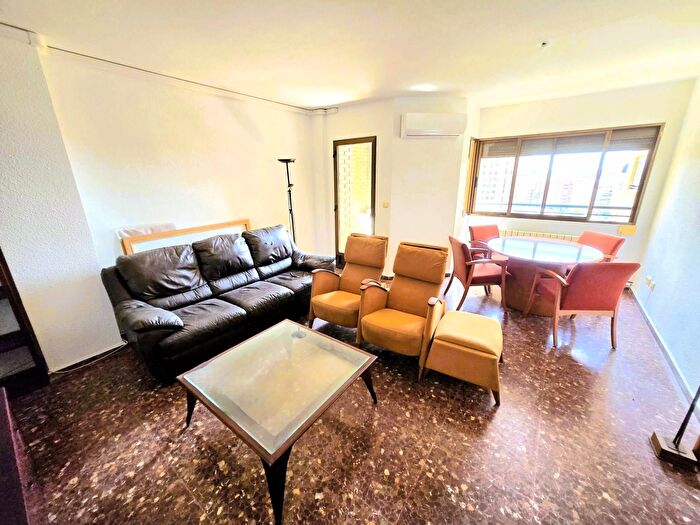 Casas en venta y pisos alquiler - 1