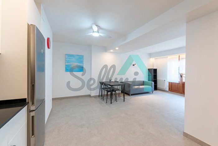 Casas en venta y pisos alquiler - 3