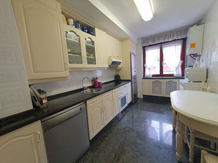 Casas en venta y pisos alquiler - 2