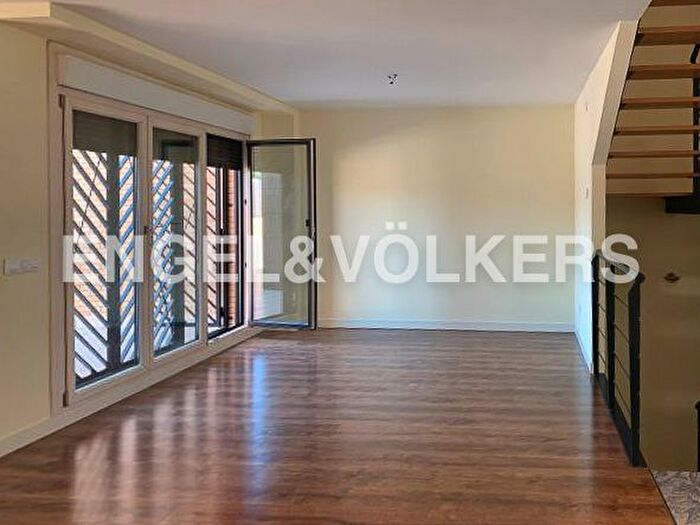 Casas en venta y pisos alquiler - 2