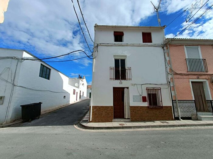 Casa en venta en Cacín, Granada de 4 habitaciones