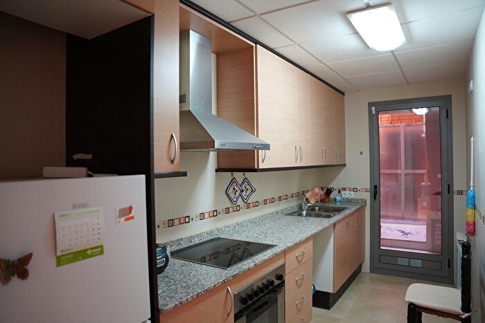 Casas en venta y pisos alquiler - 3