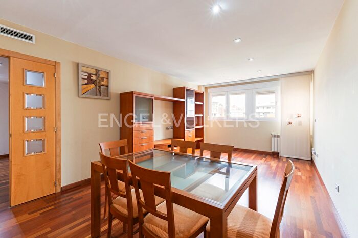 Casas en venta y pisos alquiler - 1