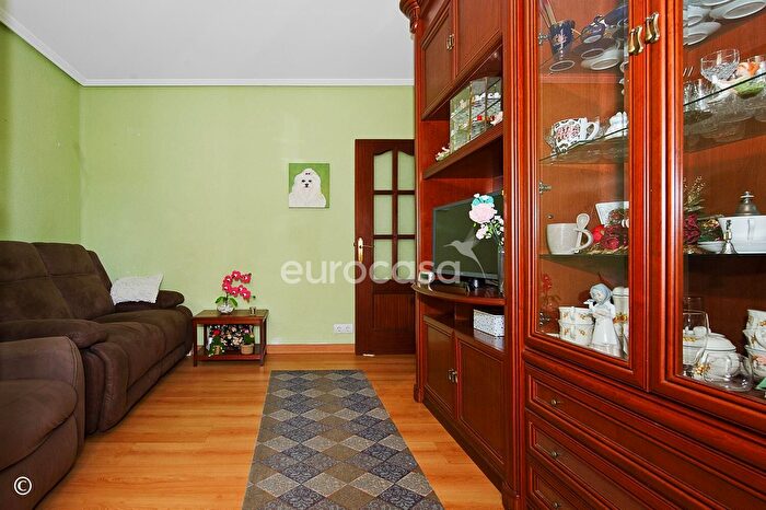 Casas en venta y pisos alquiler - 3