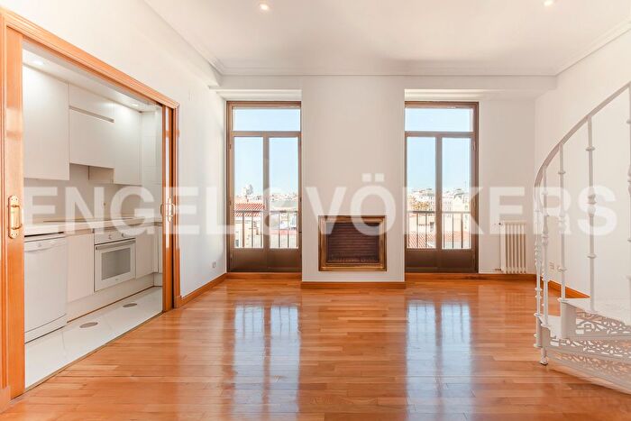 Casas en venta y pisos alquiler - 1