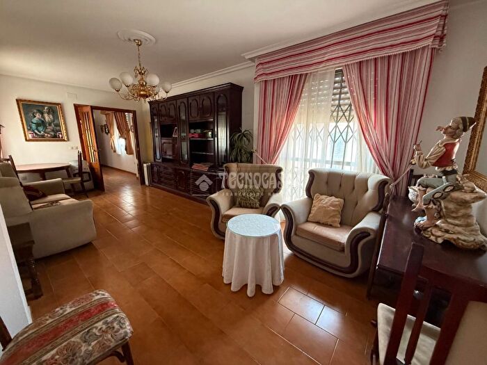 Casas en venta y pisos alquiler - 1