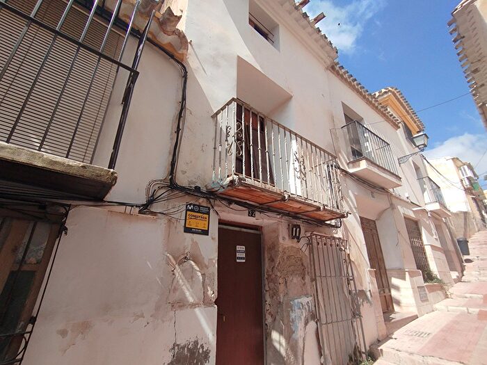 Casas en venta y pisos alquiler - 1